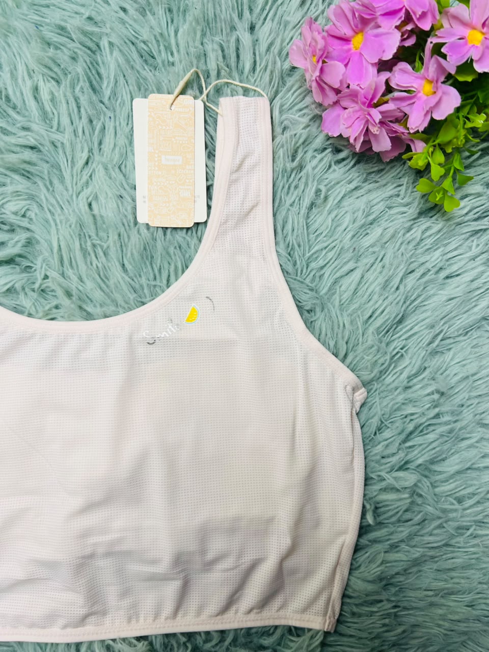 Seamless Breathable Mesh Sports Bra – Smile Graphic Crop Top
