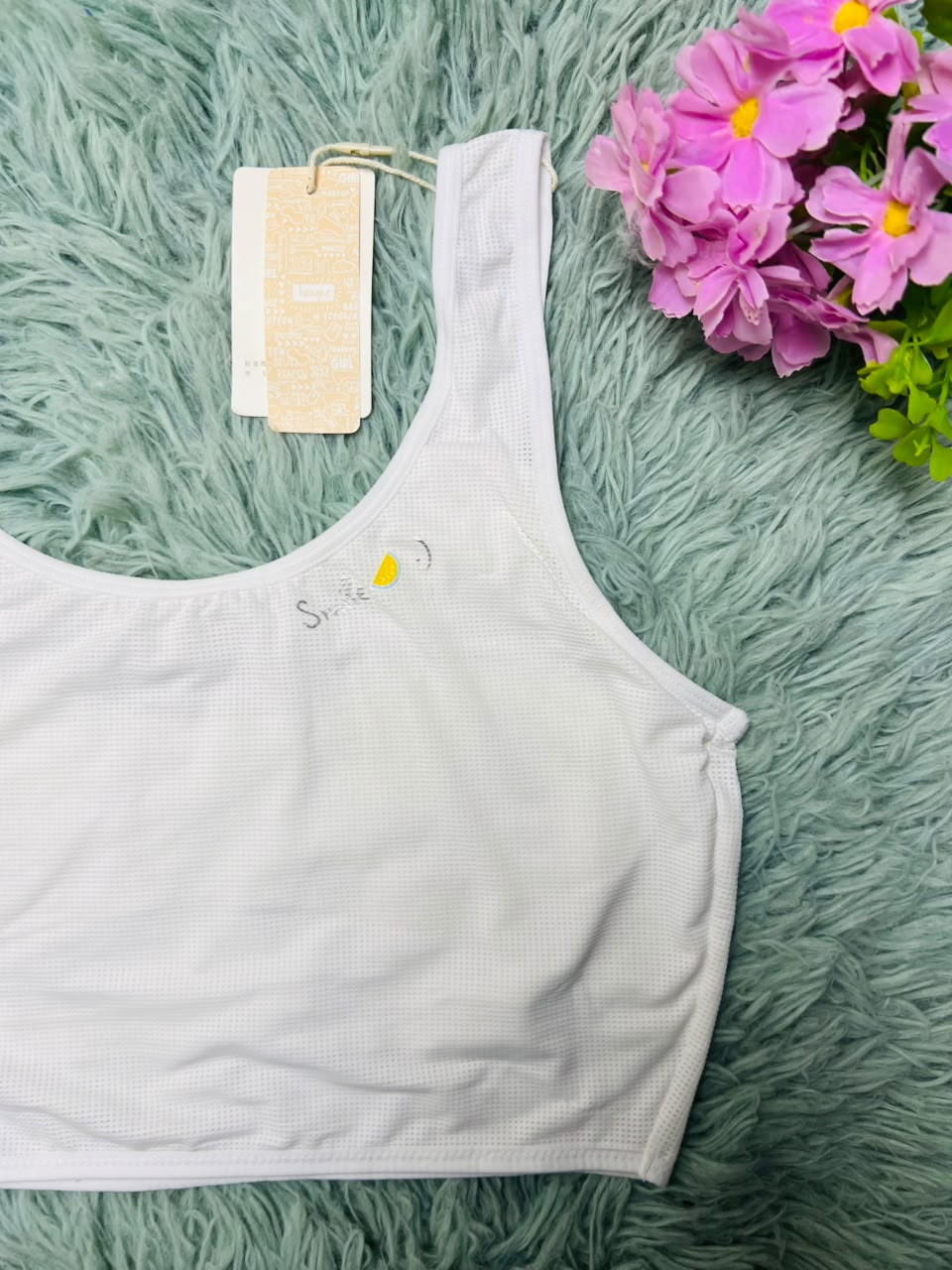 Seamless Breathable Mesh Sports Bra – Smile Graphic Crop Top